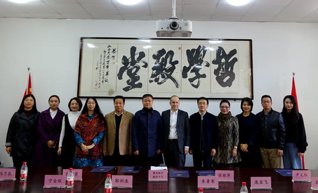 f0d6812b187142a2991a564a95927f17.jpg web2.jpg