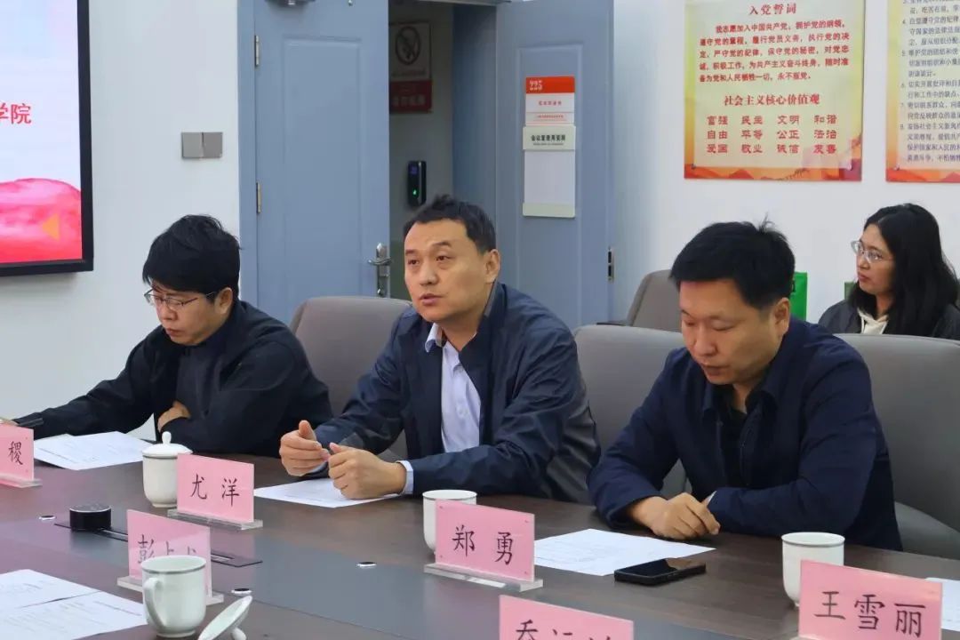 a082529544ce40d094a8eb2439d100bd.jpg a082529544ce40d094a8eb2439d100bd.jpg